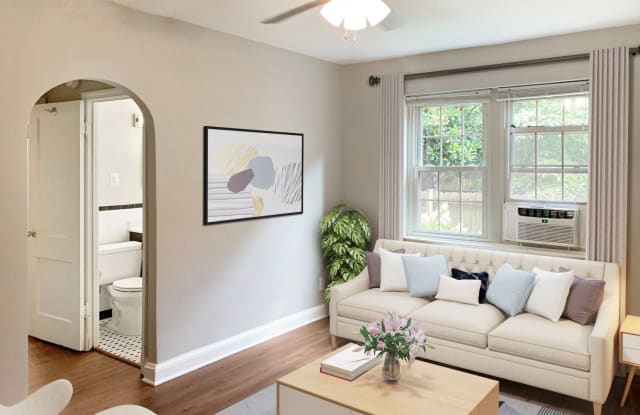 2231 Ontario Gallery 3