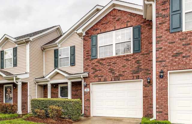 Charming 2BR Townhome in Nashville Gallery 3