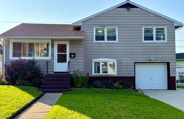 Welcome to 18 Aquilla Ave! Gallery 3