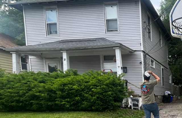 3-BD/2-BA close to School of Pharmacy - 96 Crocker Avenue, Johnson City, NY 13790