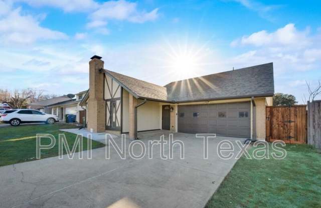 2733 Colonial Dr - 2733 Colonial Drive, Carrollton, TX 75007