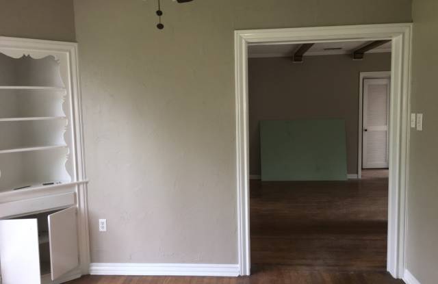 2/1 Fenced Yard KISD Gallery 4