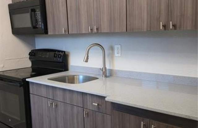 360 NW 8th St photos photos