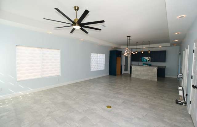 9905 Taj Mahal Street - A Gallery 2