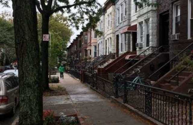 601 Bainbridge Street Gallery 4