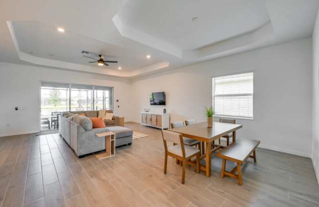 5856 Sunningdale Street Gallery 4