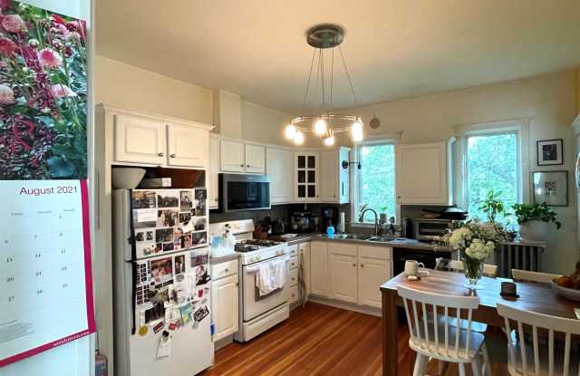 68 Parkton St - 3 photos photos