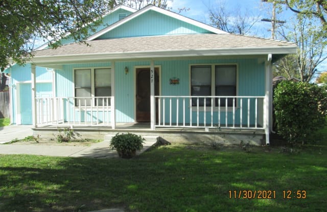 527 N Washington Street - 527 North Washington Street, Dixon, CA 95620