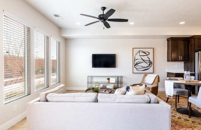 2707 East Gray Birch Drive Gallery 4