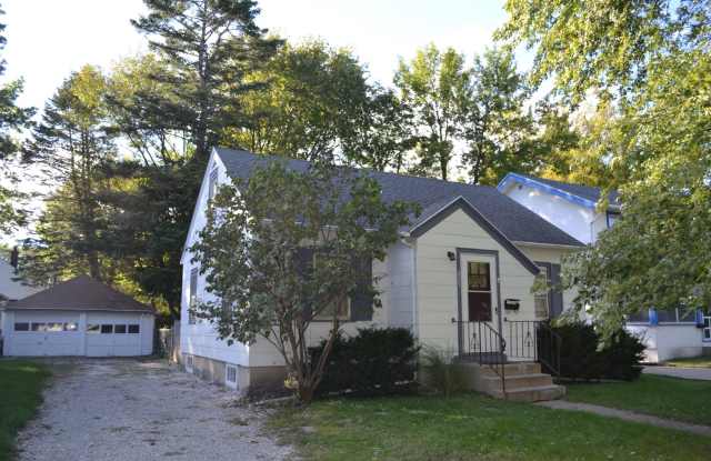 EXTREMELY PET FRIENDLY!!  3 Bedroom, 1 Bathroom Home in Ames! photos photos