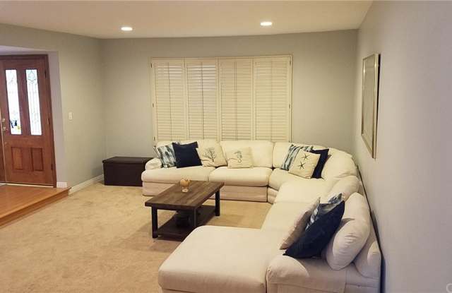4816 White Court Gallery 2