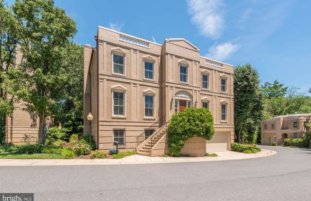 4709 FOXHALL CRESCENT NW Gallery 2
