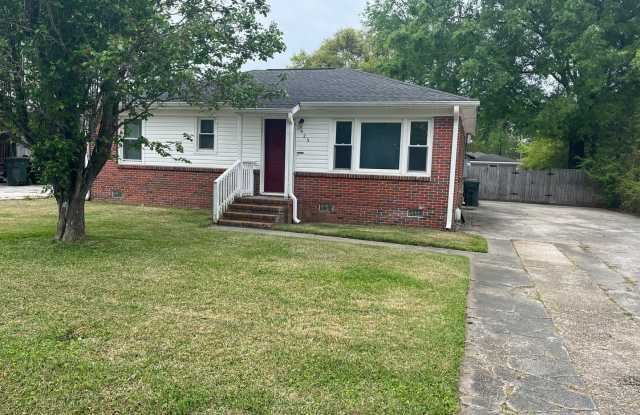 Spacious 3-bedroom, 1.5-bathroom home is now available photos photos