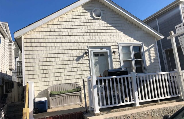 18 New Hampshire St - 18 New Hampshire Street, Long Beach, NY 11561