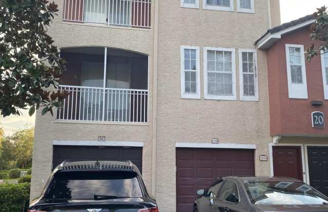10075 GATE Parkway NE Gallery 1