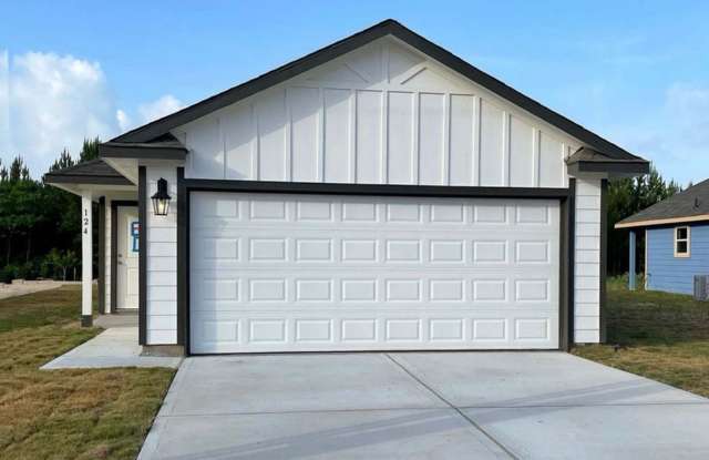 Your New Home Awaits: 3 Bedroom and 2 Bathroom Beauty - 124 Road 5138, Liberty County, TX 77327