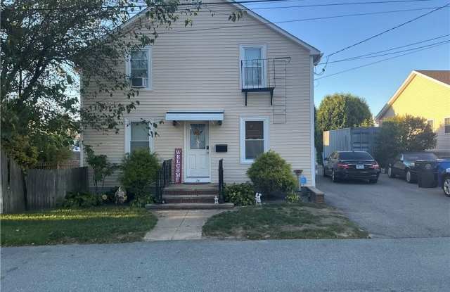 24 Elmhurst Avenue unit: 2 - 24 Elmhurst Avenue, Cranston, RI 02920