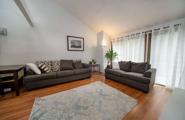 32 Saginaw Trail Gallery 4