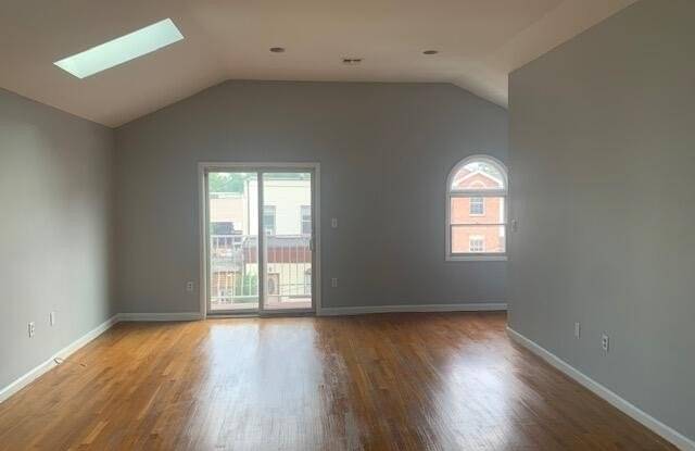 207 Hutton Street Gallery 3