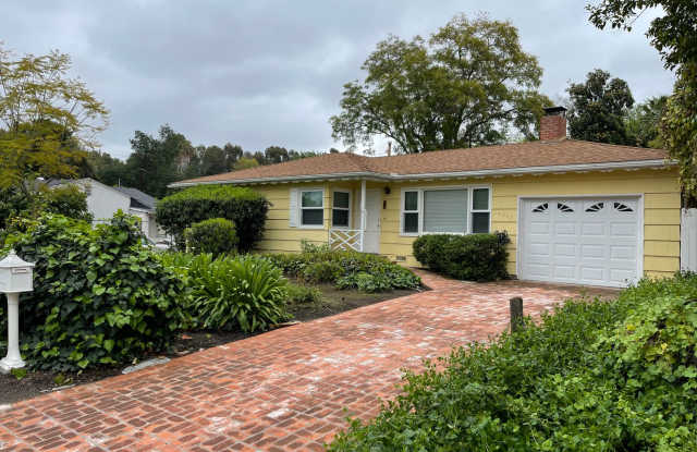 Charming 3 Bedroom 2 Bath Single Family Home with Large Family Room  Office photos photos