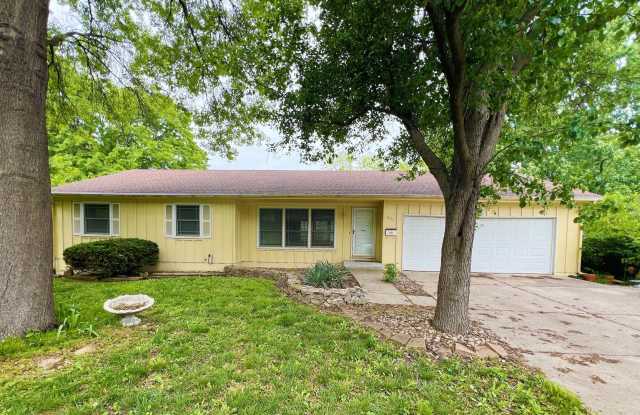 SEE IT NOW: Charming 3-Bedroom Home with Spacious Backyard in Olathe! - 521 North Walker Lane, Olathe, KS 66061