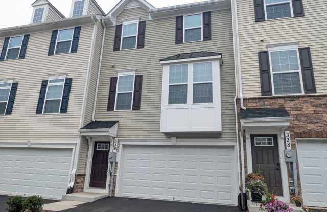 New Construction (never lived in) townhouse in Frederick available for immediate move in! photos photos