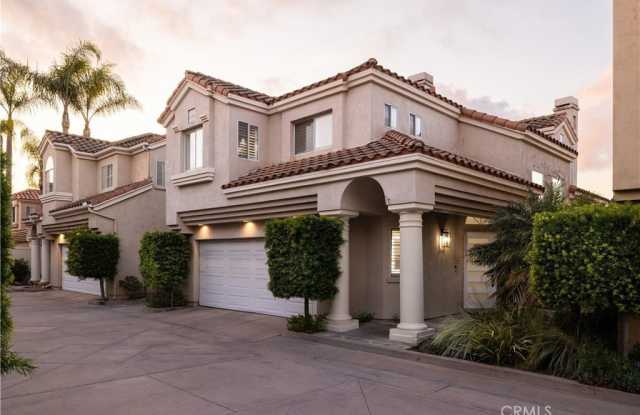 2295 La Playa Drive N photos photos