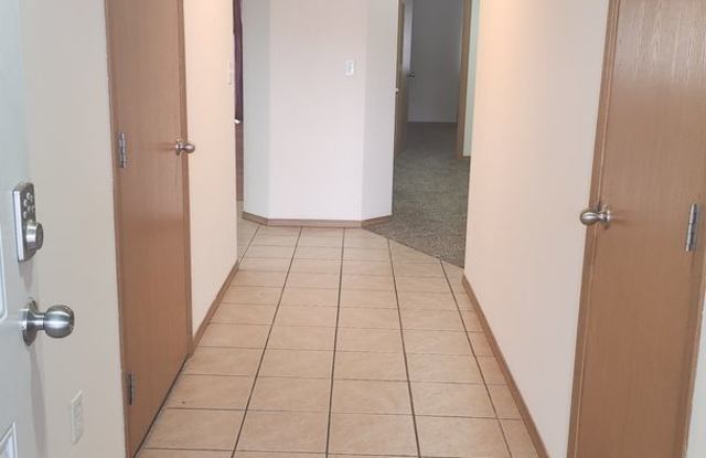 3 Bed 2 Bath one story duplex w/ single car garage in Moses Lake Gallery 3