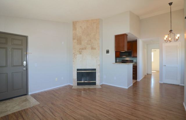 2nd floor 2 bed/ 2 bath condo in North Park/ Normal Heights! 1 car garage, driveway, WD in unit Gallery 1