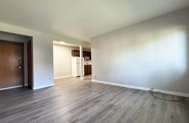 2070 Allen Boulevard - 7 photos photos