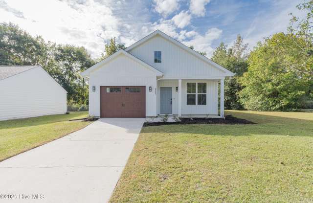 111 Hampton Court photos photos