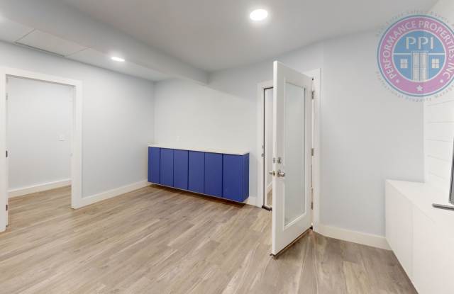 Newly Remodeled Home With Large Yard In Rockwood Neighborhood! photos photos