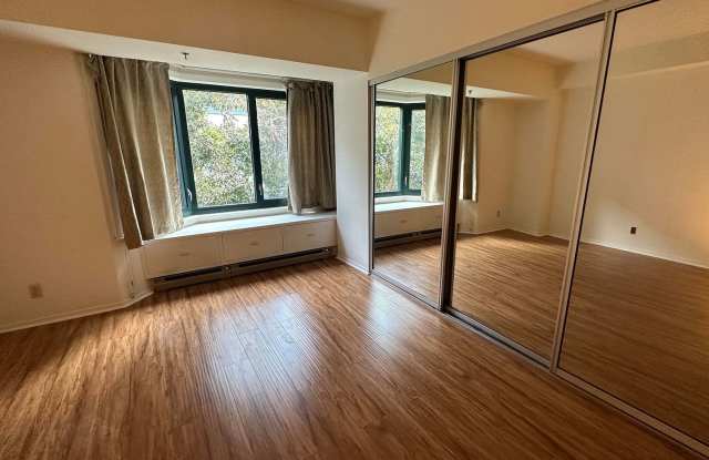 Beautiful 1BR Condo @ Opera Plaza with Amenities, Pool, Gym & Parking! Gallery 3