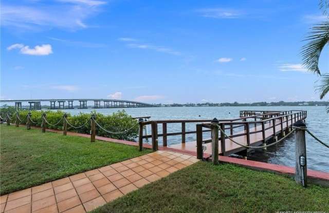 1913 SW Palm City Road Gallery 4