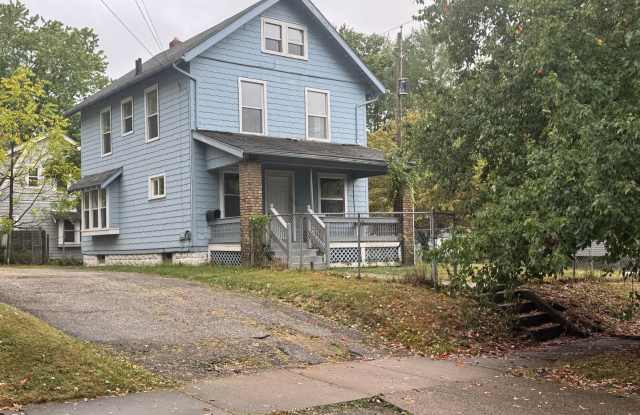 Single Family Home 4 Bedroom and 1 Bath photos photos