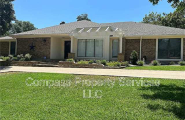 902 Woodland West Gallery 1