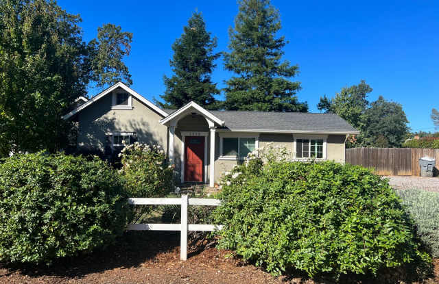 1 Bedroom Home in Redding - MUST SEE photos photos