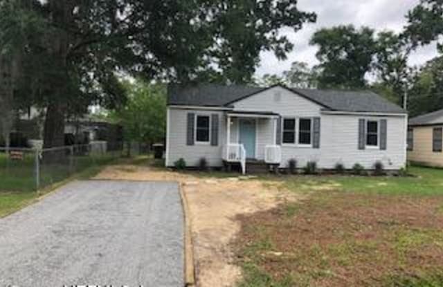 6110 Lynnwood AVE - 6110 Lynwood Avenue, Jacksonville, FL 32210