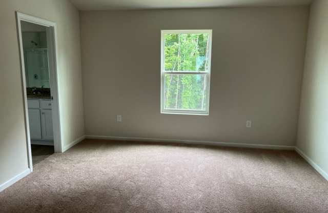 Spacious Home minutes from Uptown and the Charlotte Douglass Airport! Gallery 4