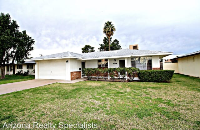 3822 w Lawrence Rd - 3822 West Lawrence Road, Phoenix, AZ 85019