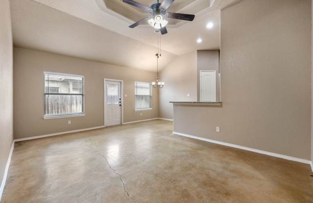 AVAILABLE NOW! 3 BEDROOM DUPLEX LOCATED IN NEW BRAUNFELS, TEXAS! photos photos