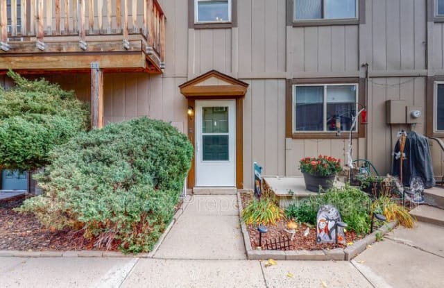 7700 W Glasgow Pl - 7700 West Glasgow Place, Columbine, CO 80128