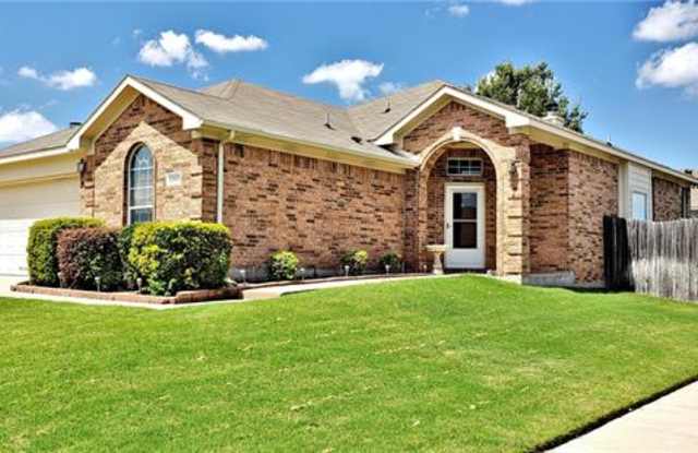 13613 Justice Court - 13613 Justice Court, Fort Worth, TX 76040