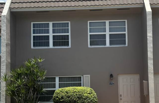9050 Nw 28th St photos photos