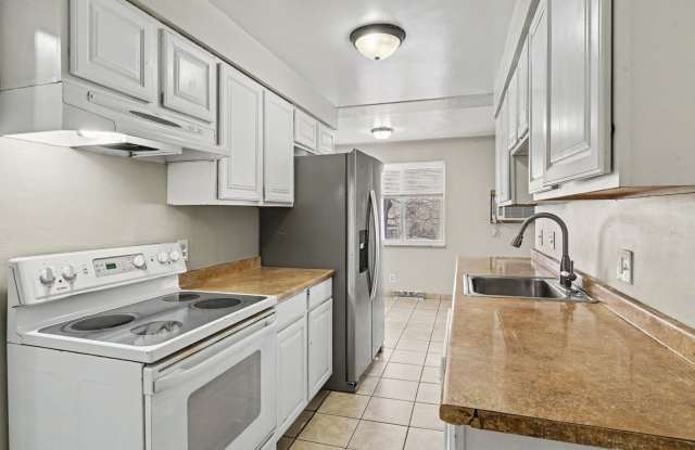 Front Unit - Duplex - 4bed 2bath - Finished Basement! photos photos Front Unit - Duplex - 4bed 2bath - Finished Basement! photos photos