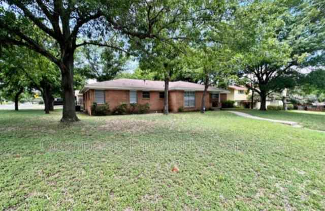 1400 Royal Oaks Dr. Gallery 2