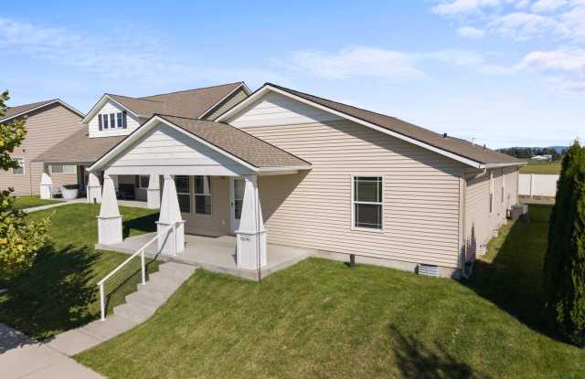 3 Bedroom 2 Bath Single Level Post Falls home across from Crown Point Park Gallery 1