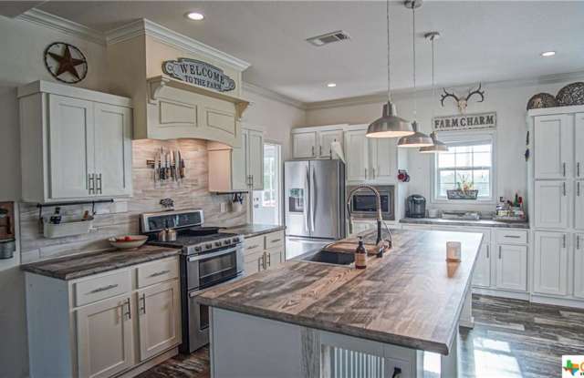 549 Cheyenne Lane - 549 Cheyenne Lane, Guadalupe County, TX 78638