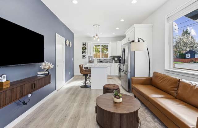 646 Southwest 139th Street Gallery 1