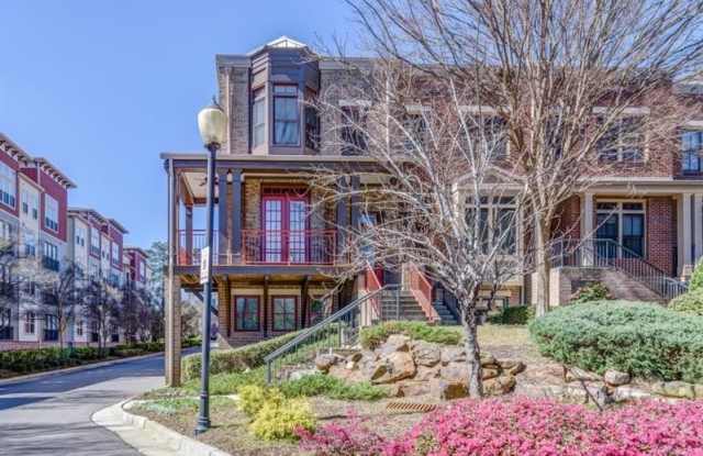 4685 Dogwood Alley Gallery 1
